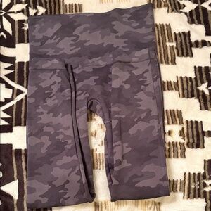 SPANX Gray Camouflage Leggings
